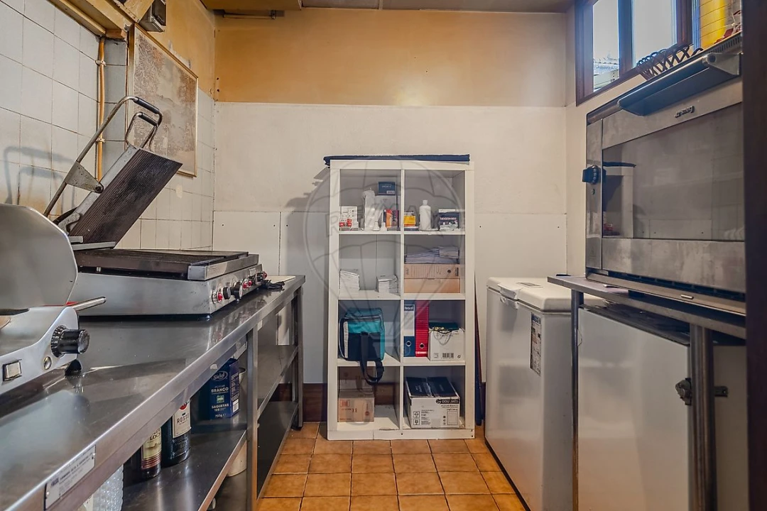 Loja para Arrendamento em Aguas Santas Foto 6