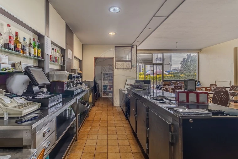 Loja para Arrendamento em Aguas Santas Foto 7