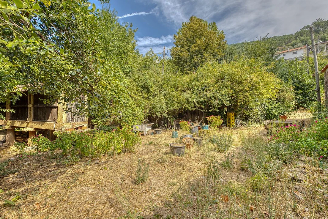 Moradia T4 para Venda em Santa Marinha Foto 26