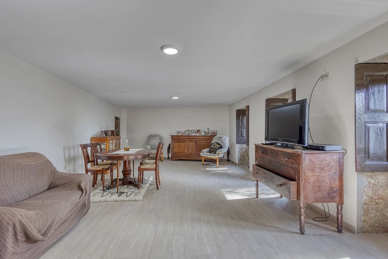 Moradia T4 para Venda em Santa Marinha Foto 2