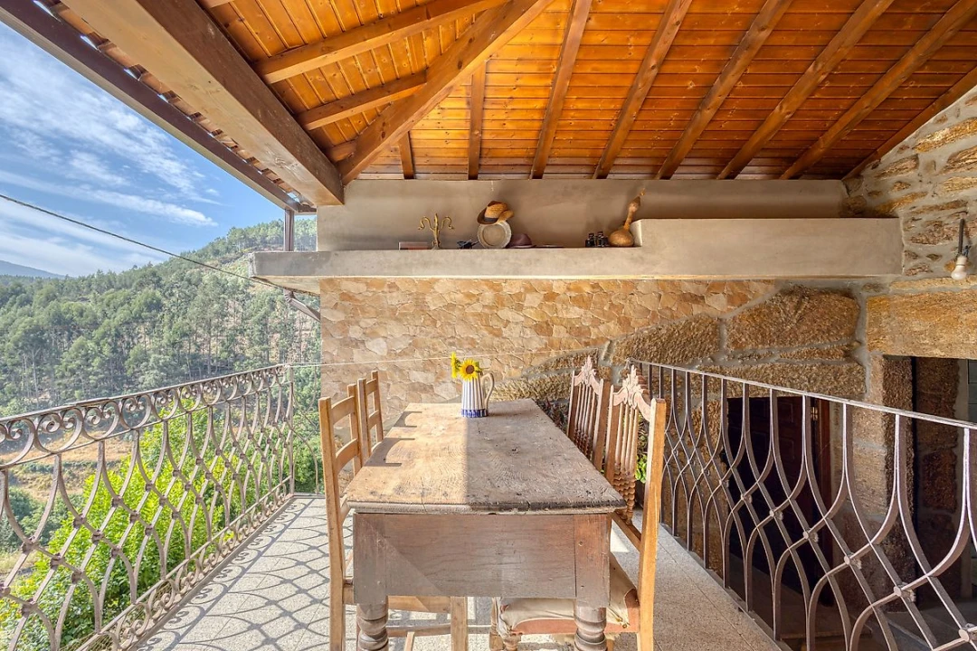 Moradia T4 para Venda em Santa Marinha Foto 35