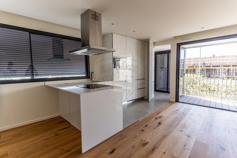 Apartamento T2 para Arrendamento em Madalena Foto 11