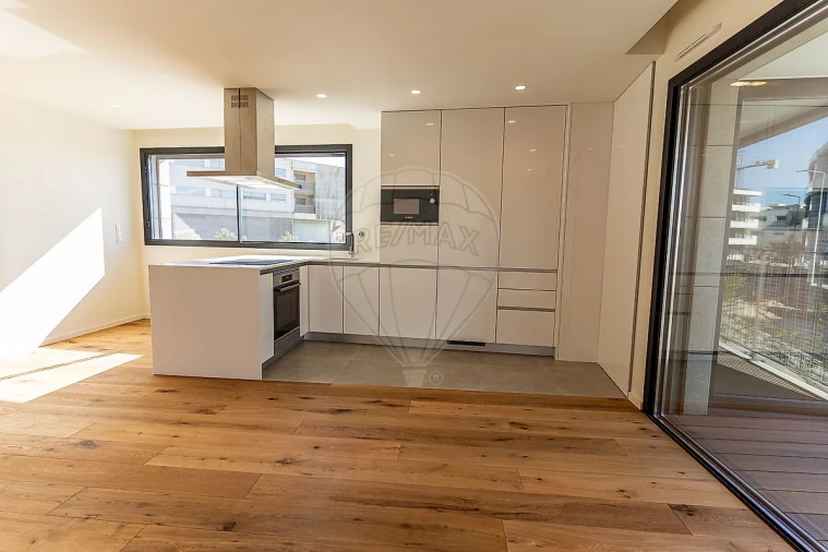 Apartamento T2 para Arrendamento em Madalena Foto 3