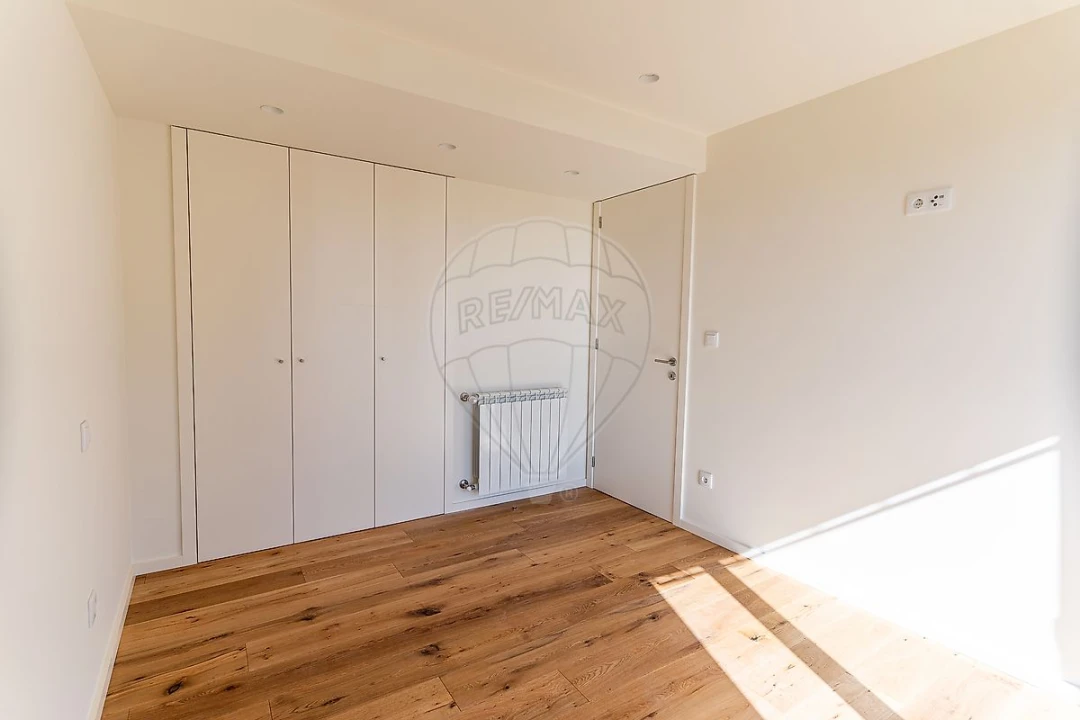 Apartamento T2 para Arrendamento em Madalena Foto 5