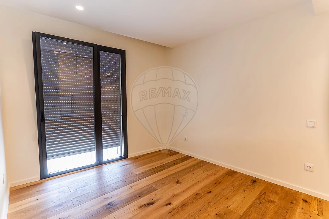 Apartamento T2 para Arrendamento em Madalena Foto 13