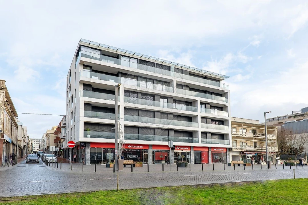 Apartamento T4 para Venda em Espinho Foto 21