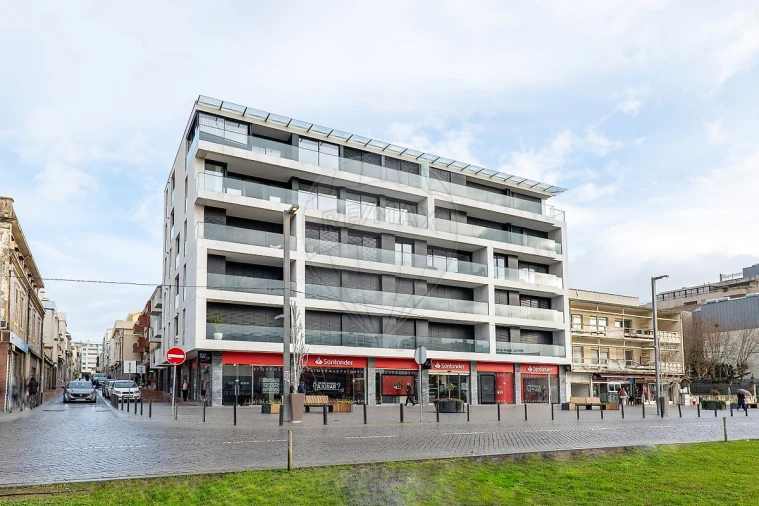 Apartamento T4 para Venda em Espinho Foto 21