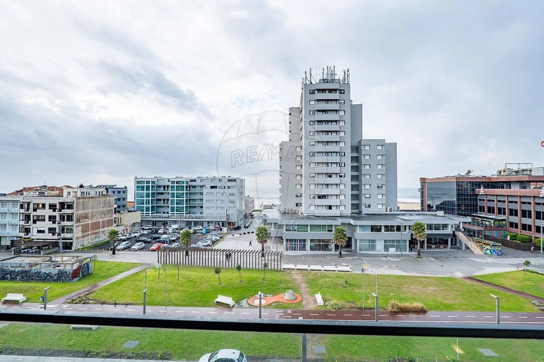 Apartamento T4 para Venda em Espinho Foto 17