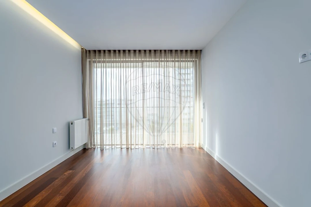 Apartamento T4 para Venda em Espinho Foto 15