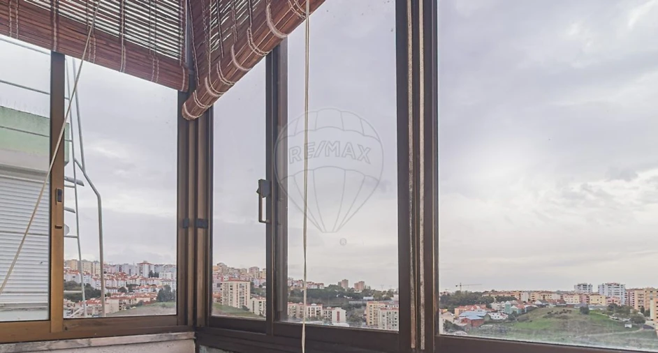 Apartamento T2 para Venda em Odivelas Foto 2