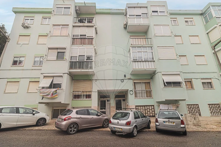 Apartamento T2 para Venda em Odivelas Foto 8