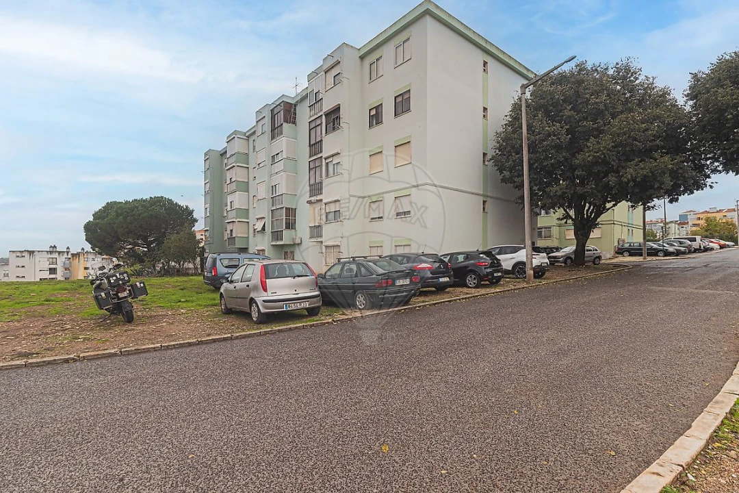 Apartamento T2 para Venda em Odivelas Foto 3
