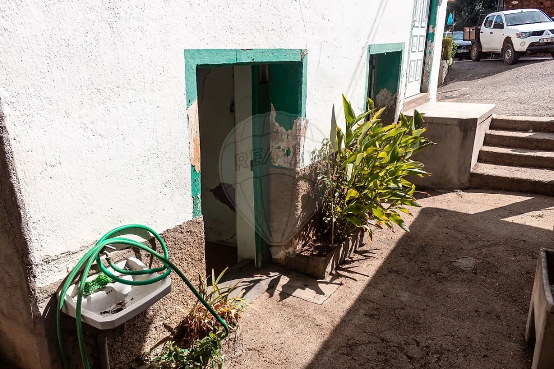 Moradia T2 para Venda em Janeiro de Baixo Foto 11