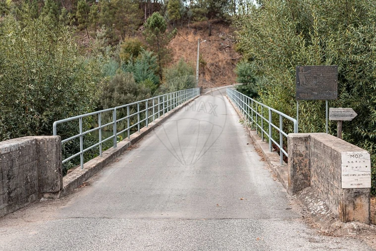 Moradia T2 para Venda em Janeiro de Baixo Foto 46