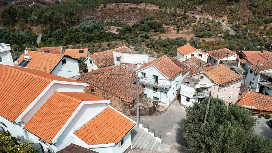 Moradia T2 para Venda em Janeiro de Baixo Foto 1