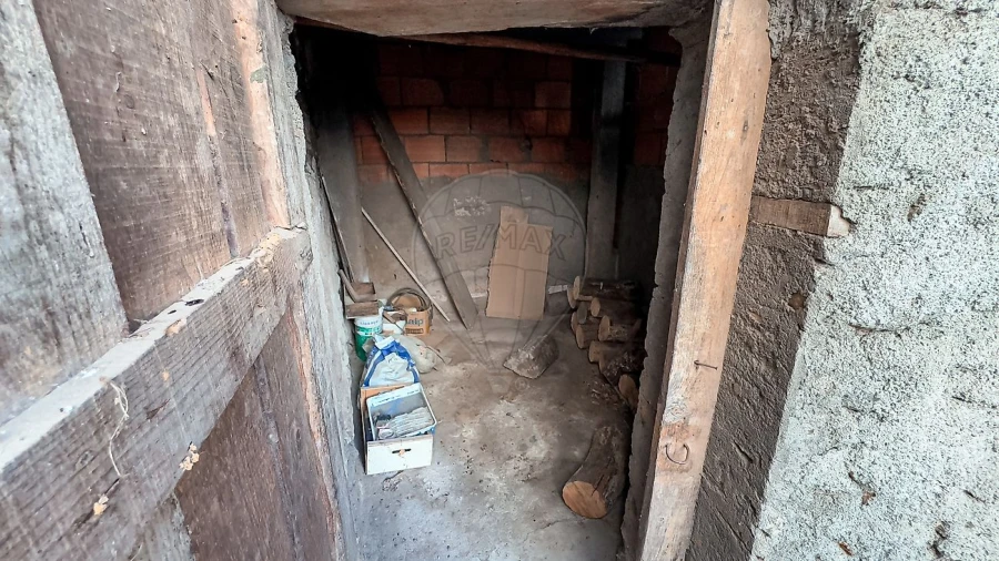 Moradia T2 para Venda em Janeiro de Baixo Foto 13