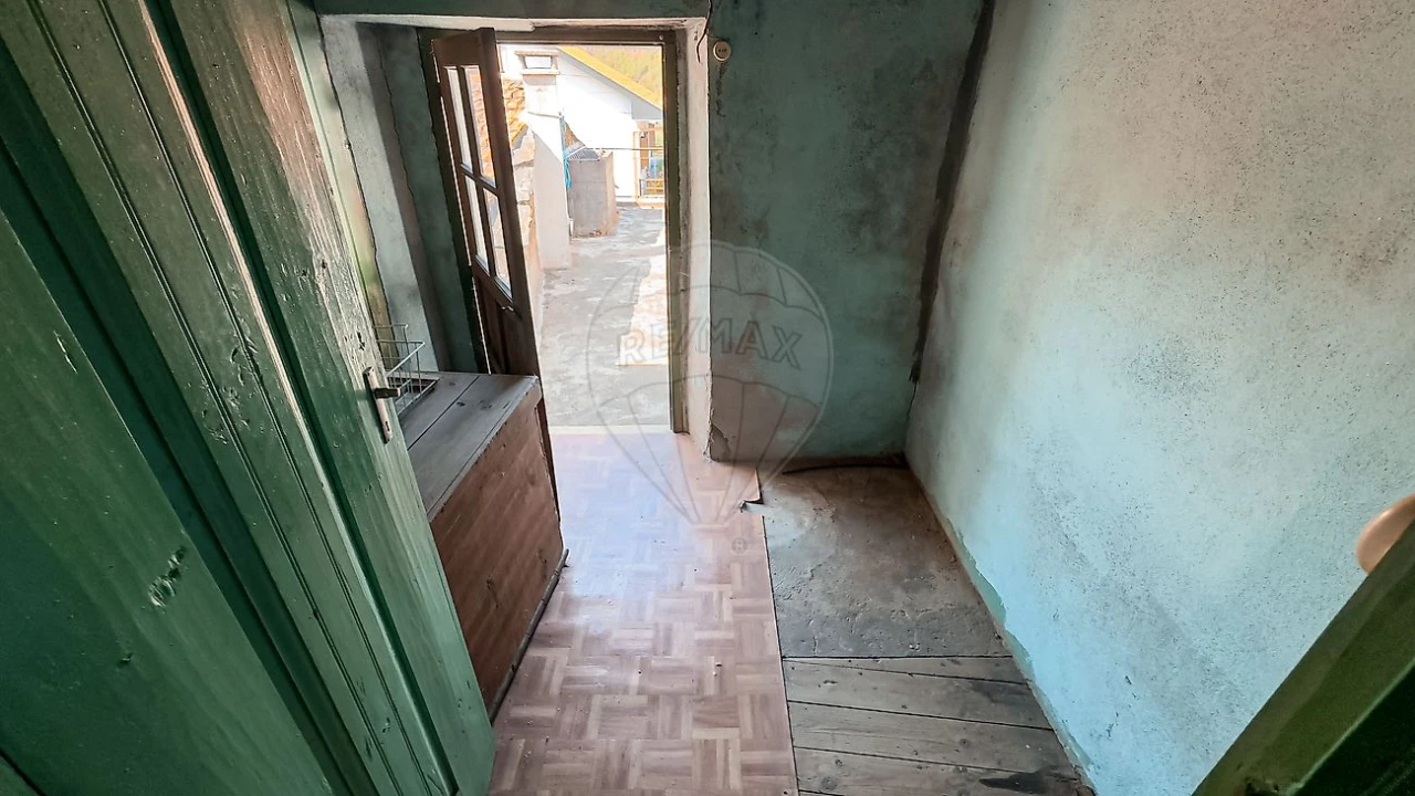 Moradia T2 para Venda em Janeiro de Baixo Foto 39