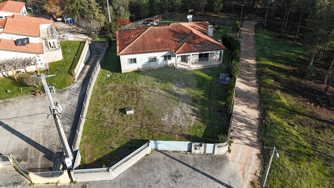 Moradia T4 para Venda em Sertã Foto 13