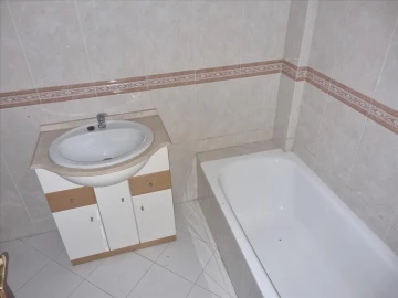 Apartamento T3 para Venda em Marvila, Ribeira Santarém, São Salvador, São Nicolau