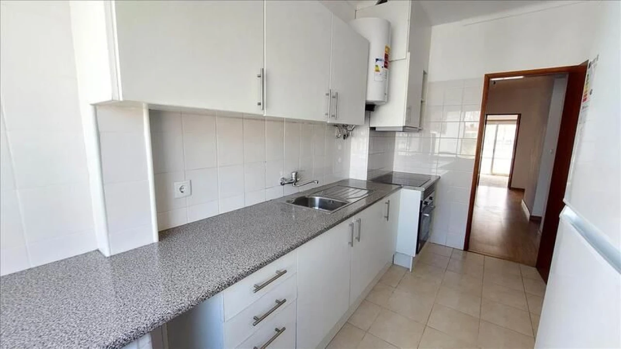 Apartamento T3 para Venda em Agualva e Mira-Sintra Foto 3