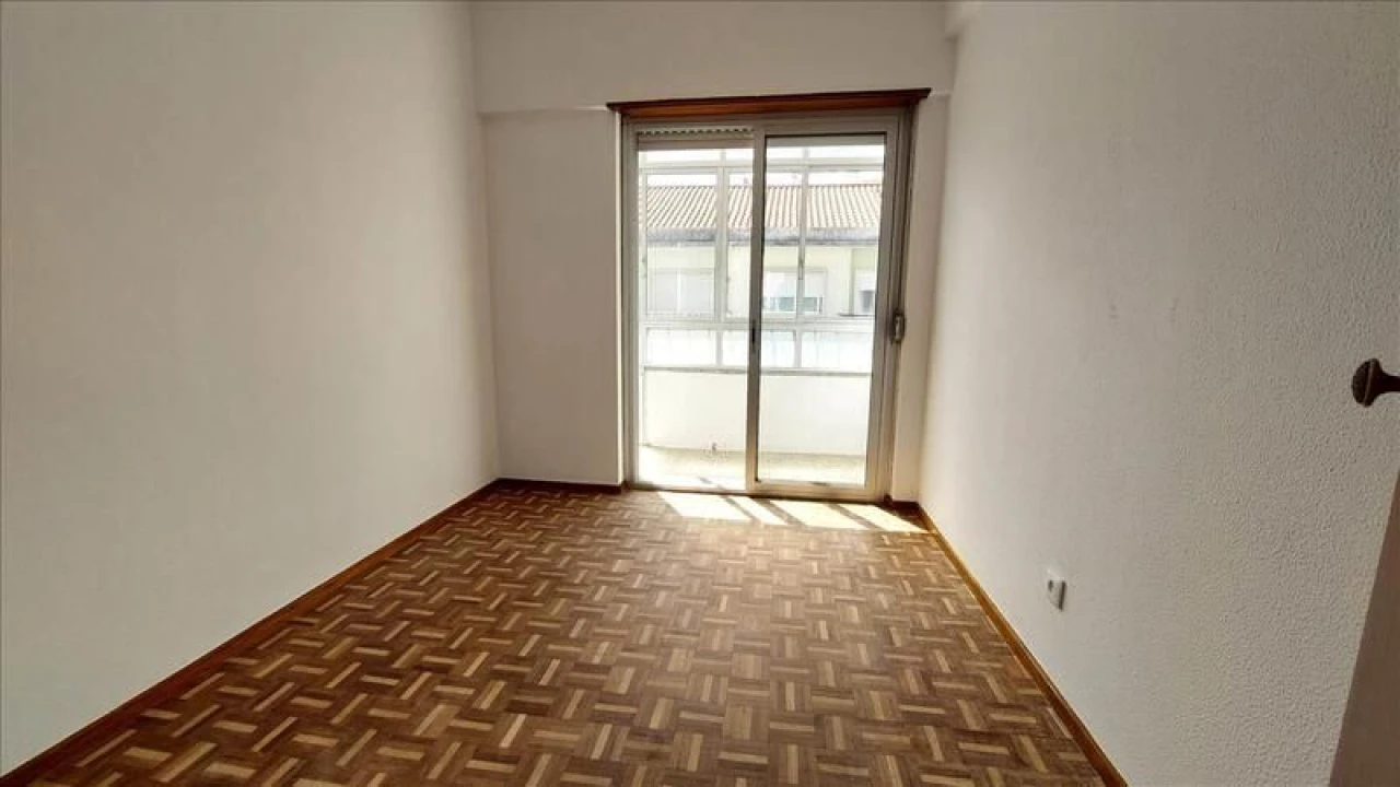 Apartamento T3 para Venda em Agualva e Mira-Sintra Foto 7