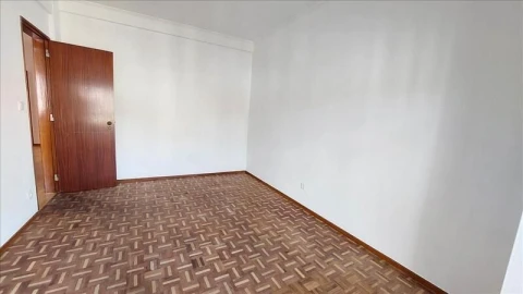 Apartamento T3 para Venda em Agualva e Mira-Sintra