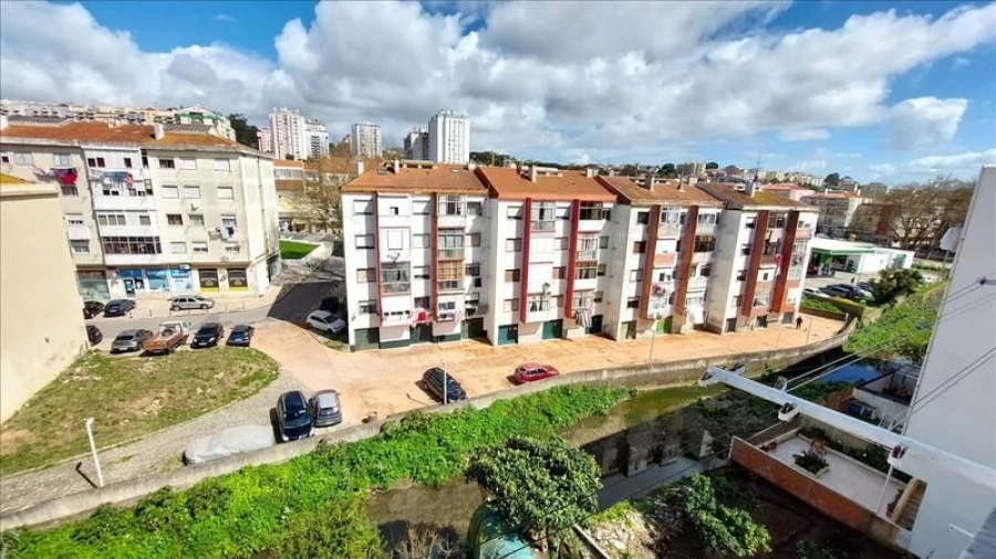 Apartamento T3 para Venda em Agualva e Mira-Sintra Foto 12