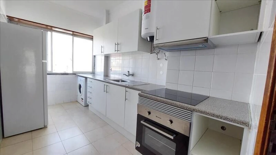 Apartamento T3 para Venda em Agualva e Mira-Sintra Foto 4