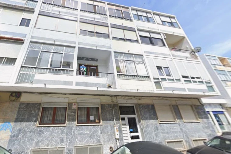 Apartamento T3 para Venda em Agualva e Mira-Sintra Foto 1