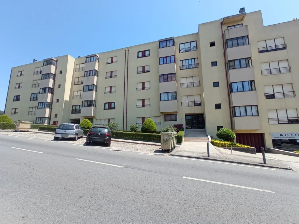 Apartamento T3 para Venda em Fânzeres e São Pedro da Cova Foto 1