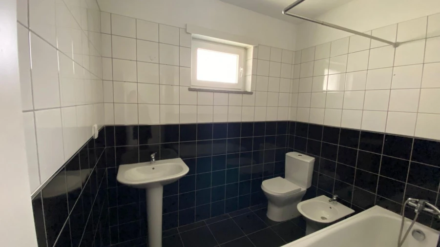 Apartamento T2 para Venda em Covilhã e Canhoso Foto 9