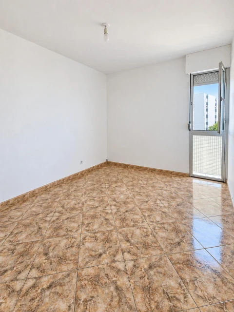 Apartamento T2 para Venda em Corroios