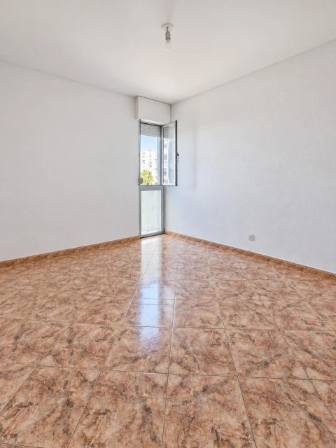 Apartamento T2 para Venda em Corroios