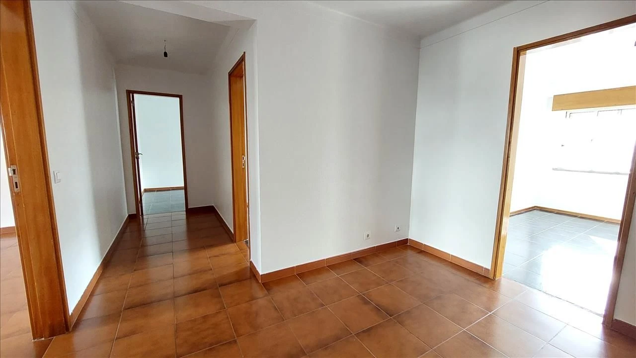 Apartamento T3 para Venda em Agualva e Mira-Sintra Foto 3