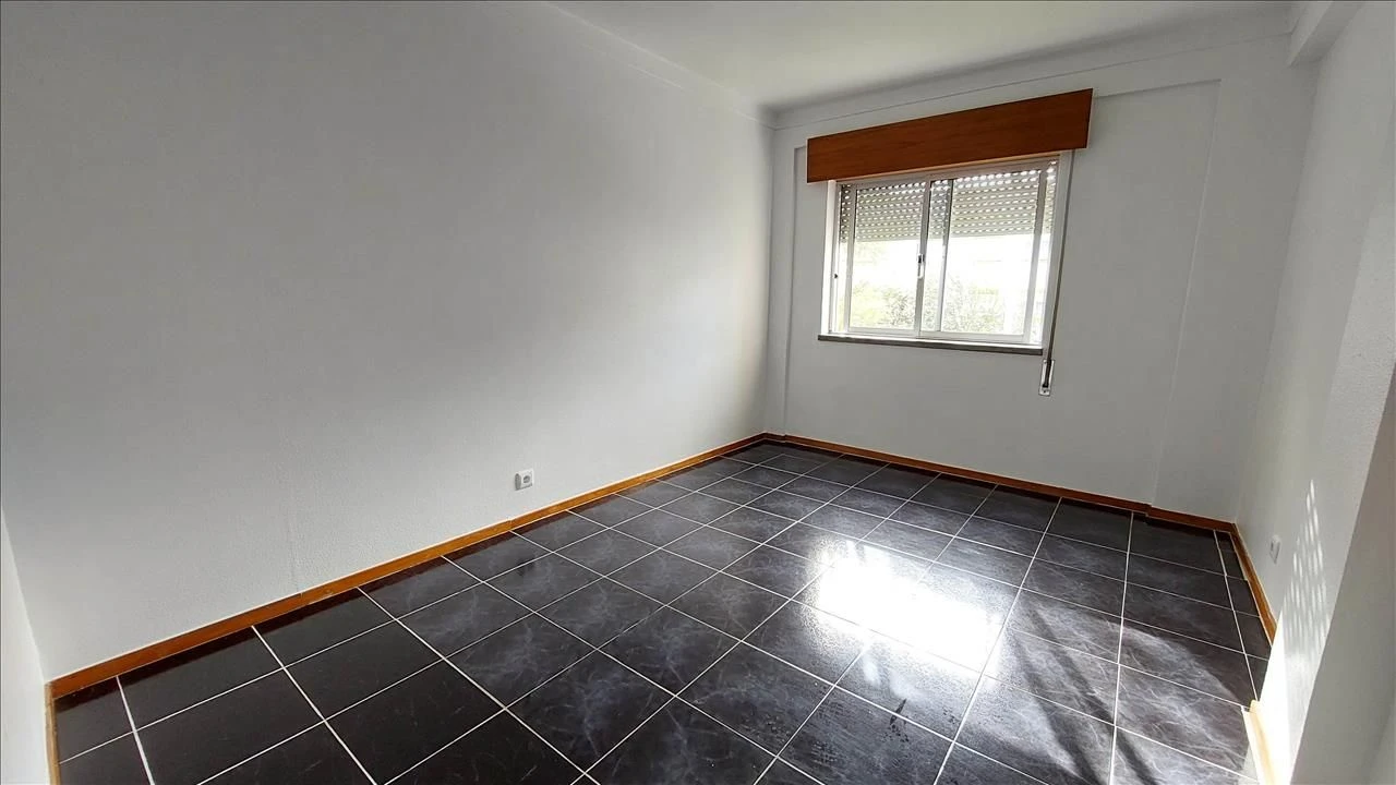 Apartamento T3 para Venda em Agualva e Mira-Sintra Foto 8