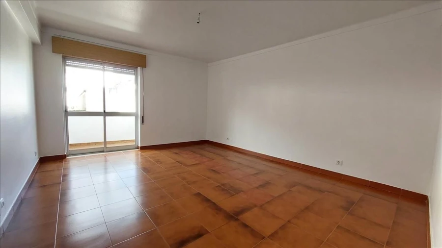 Apartamento T3 para Venda em Agualva e Mira-Sintra Foto 4