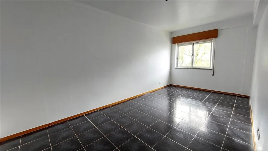 Apartamento T3 para Venda em Agualva e Mira-Sintra Foto 6