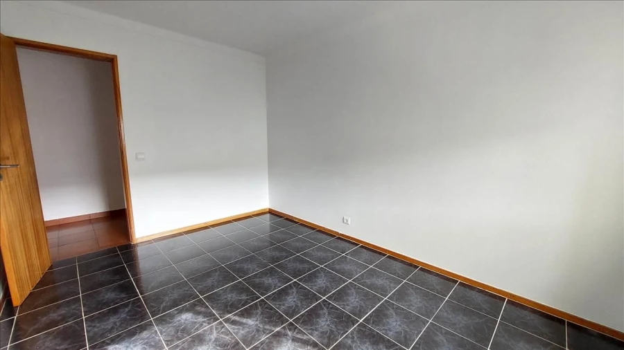 Apartamento T3 para Venda em Agualva e Mira-Sintra Foto 7