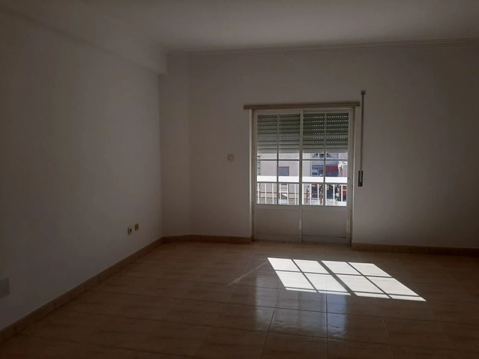 Apartamento T3 para Venda em Seixal, Arrentela e Aldeia de Paio Pires Foto 5