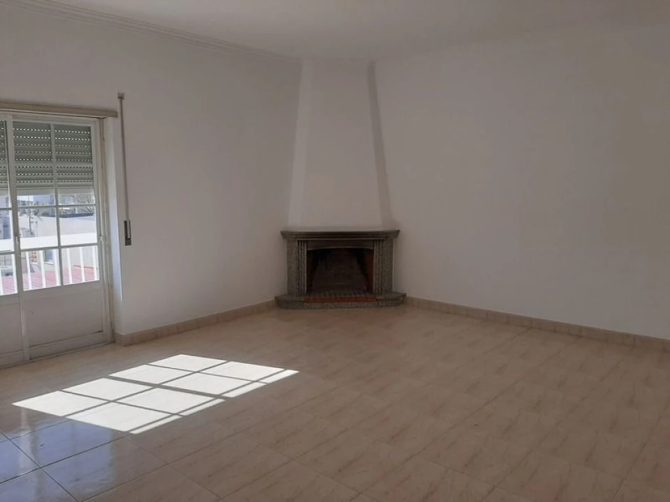 Apartamento T3 para Venda em Seixal, Arrentela e Aldeia de Paio Pires Foto 3