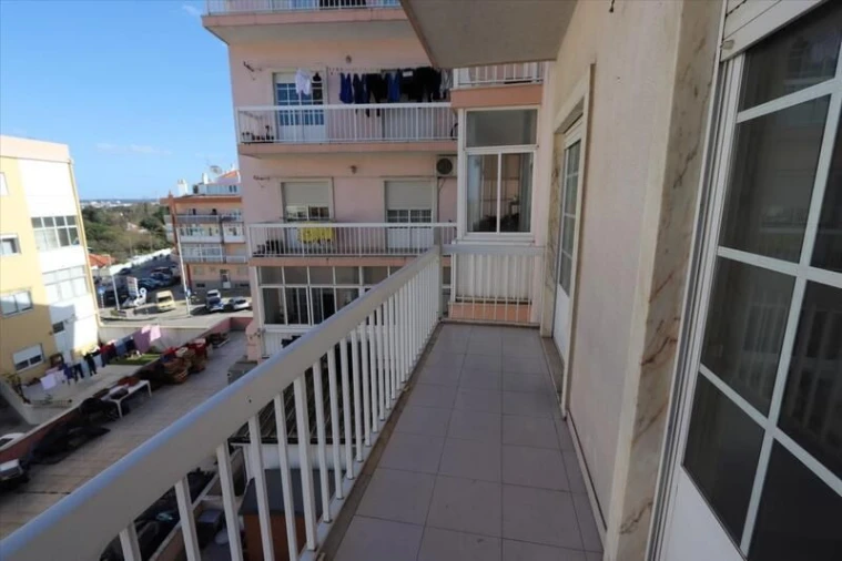 Apartamento T3 para Venda em Seixal, Arrentela e Aldeia de Paio Pires Foto 13