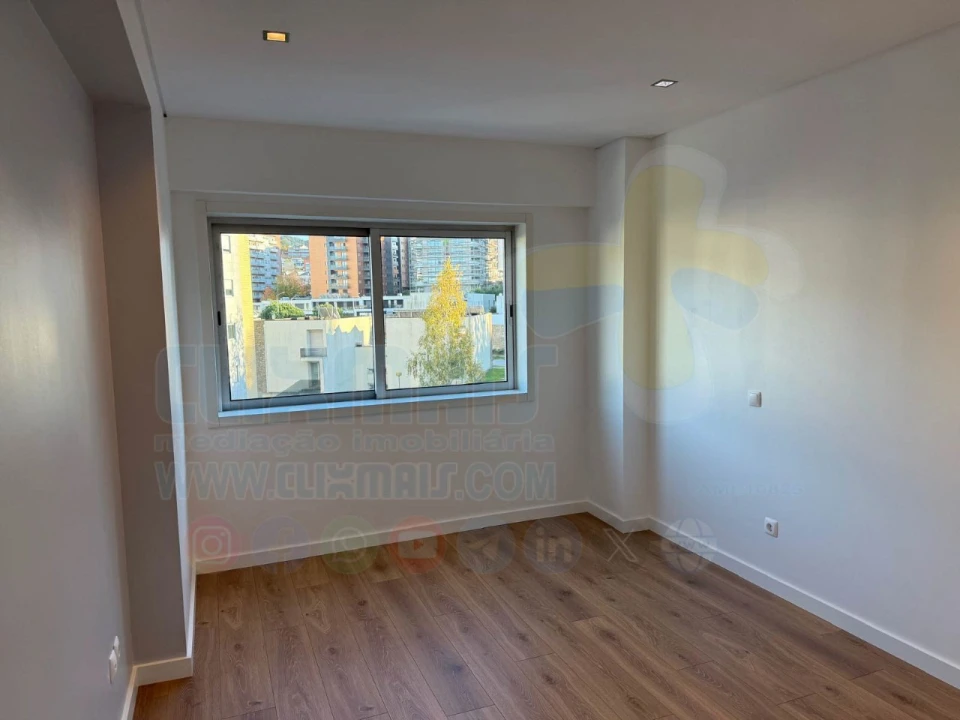 Apartamento T3 para Venda em Nogueira, Fraião e Lamaçães Foto 25