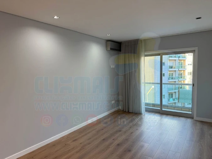 Apartamento T3 para Venda em Nogueira, Fraião e Lamaçães Foto 17