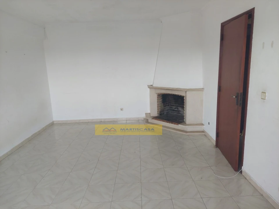 Apartamento T2 para Venda em Rio de Mouro Foto 3