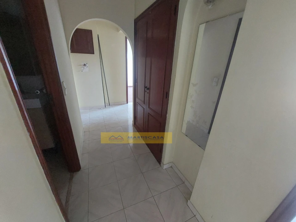 Apartamento T2 para Venda em Rio de Mouro Foto 9