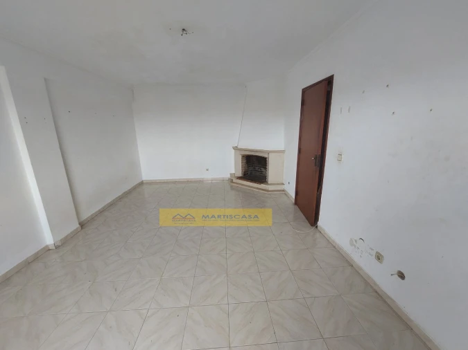 Apartamento T2 para Venda em Rio de Mouro Foto 2