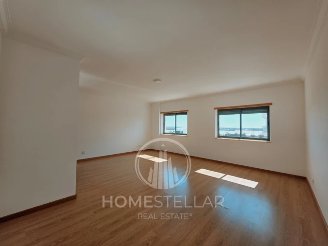 Apartamento T2 para Venda em Atalaia e Alto Estanqueiro-Jardia Foto 3