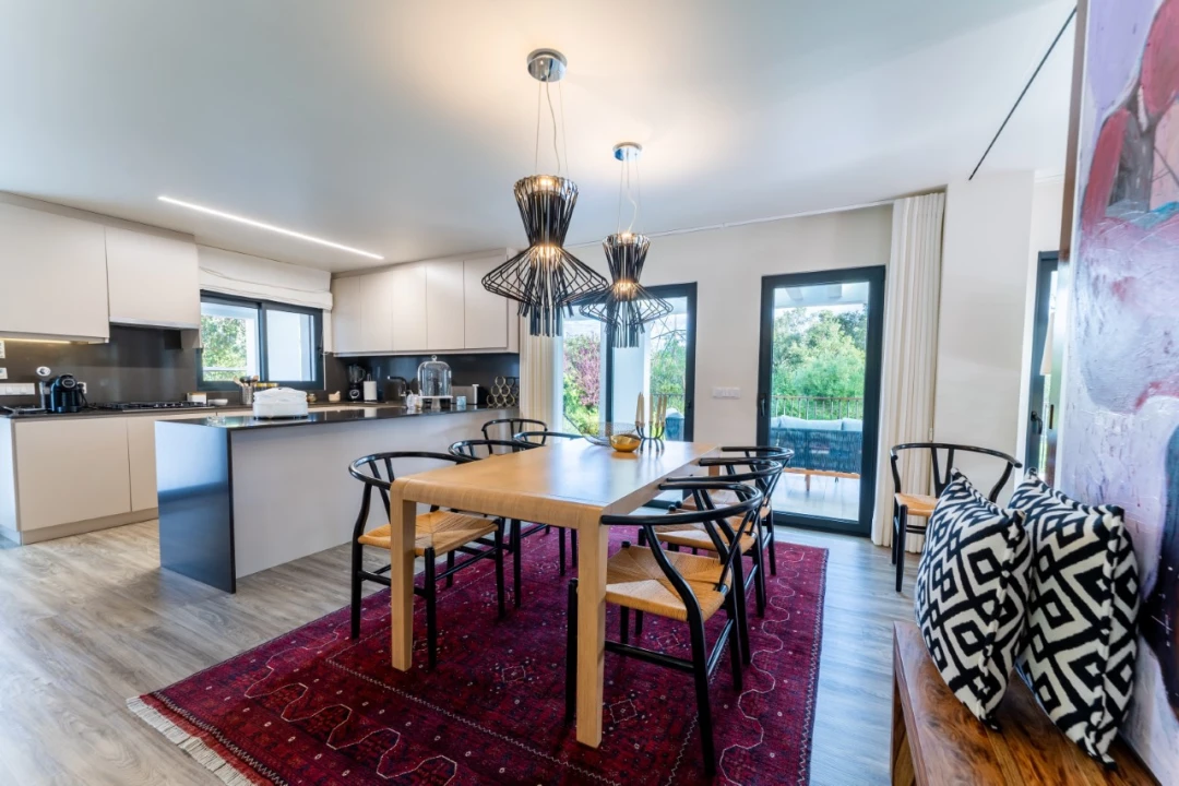 Moradia T5 para Venda em Maceira Foto 13