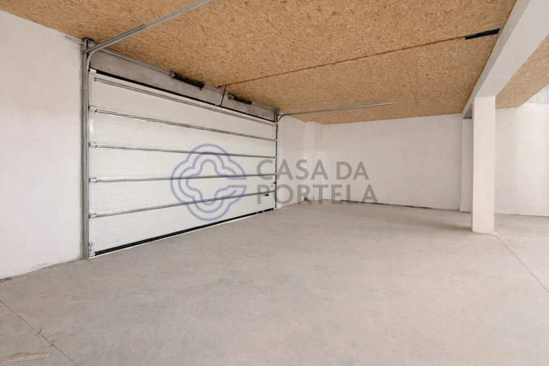 Armazém para Venda em Escapães Foto 16