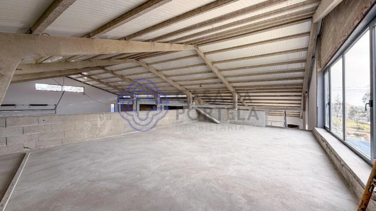 Armazém para Venda em Escapães Foto 24